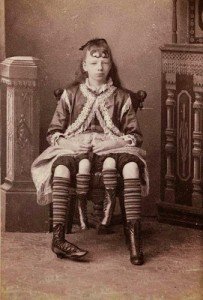 Myrtle Cobin - keturkojė moteris